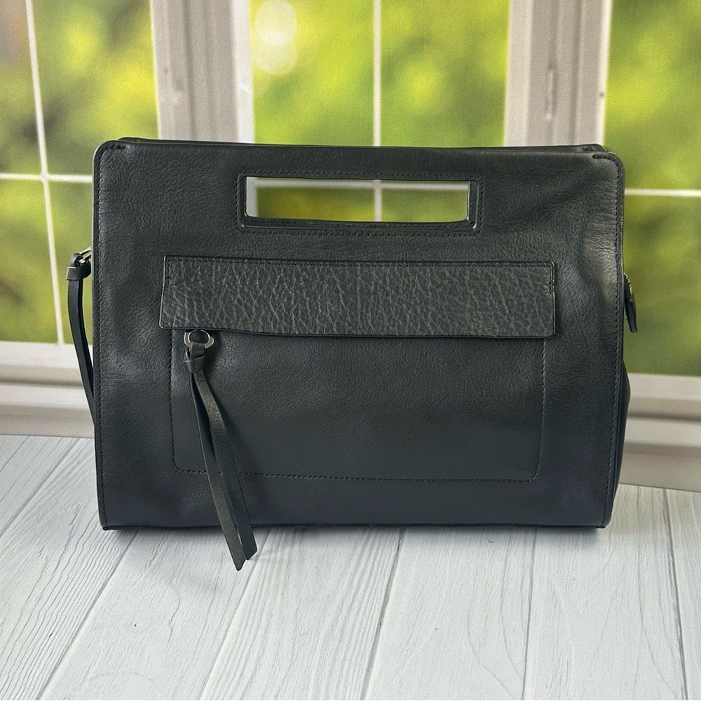 Coach Black Leather Basket Clutch Cut Out Portfolio Bag Minimalist Zip Top